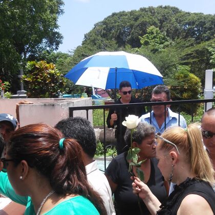 Entierro de Doña Angela Tenorio Solari.