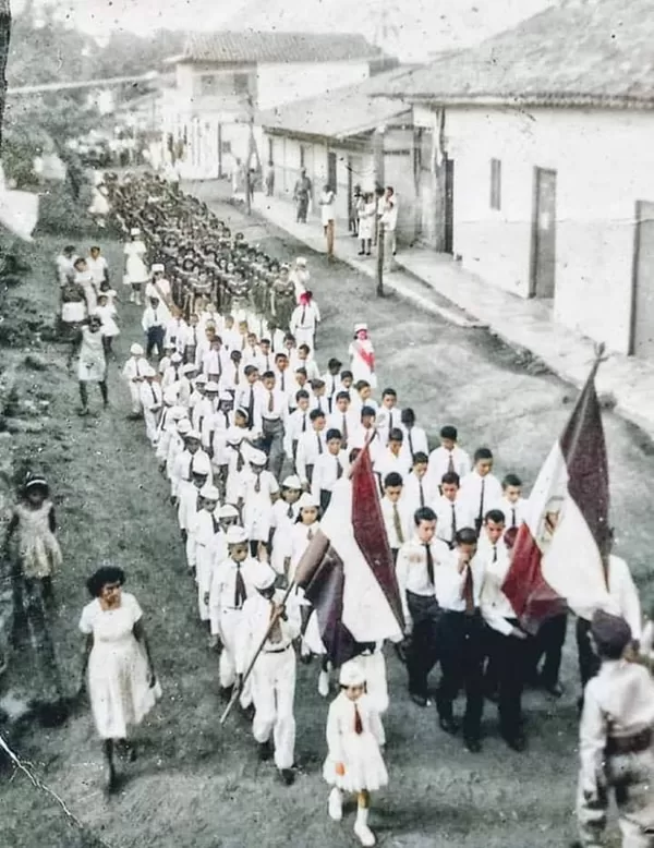 Desfile de las fiestas patrias en Moyogalpa.